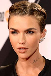 How tall is Ruby Rose?
